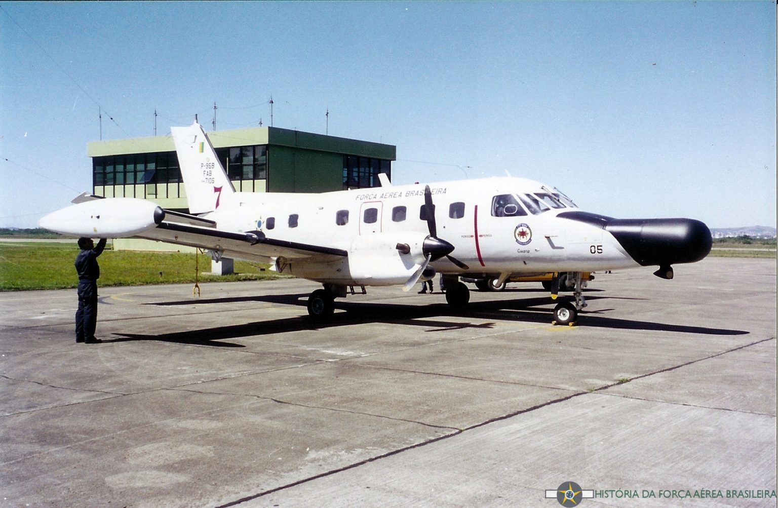 Embraer P-95 Bandeirante Patrulha \u2013 Hist\u00f3ria da For\u00e7a A\u00e9rea Brasileira